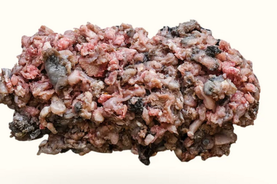 1KG Chicken & tripe approx 10% bone ( The Dogs Butcher)