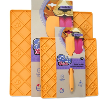 Big Licks Mat With Serving Spoon - ( exc 20% tax)